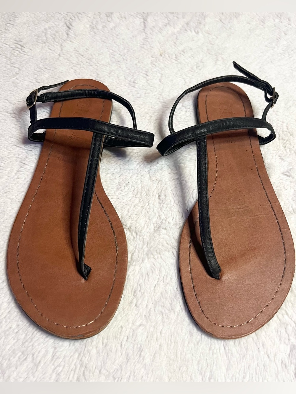 Black Strappy T‑Bar Vegan Leather Sandals Women Size Small (6-7)